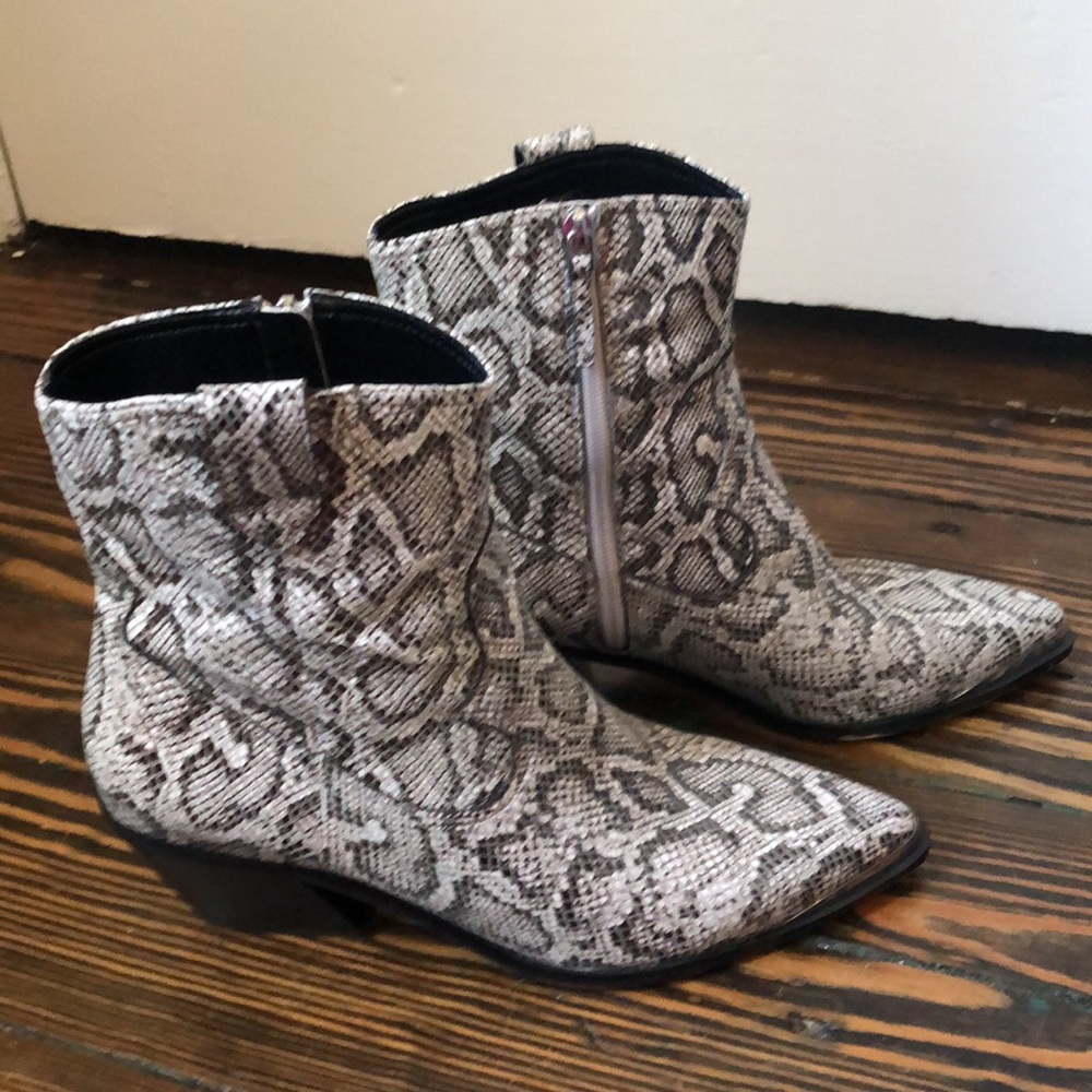 Villa Rouge snake cowboy ankle boot size 9.5 - Picture 6 of 8